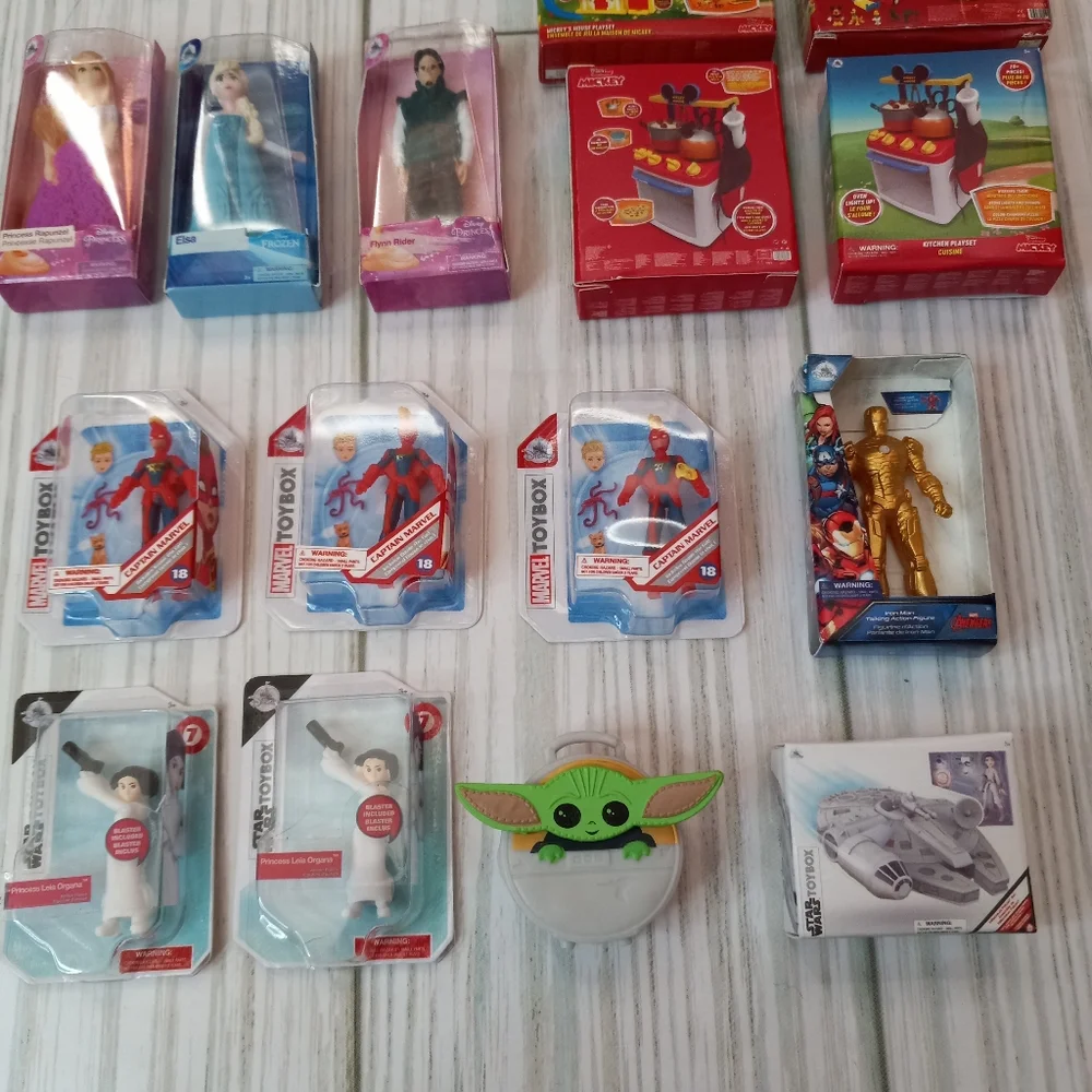 Zuru Mini Brands Disney, Star Wars & Marvel Lot Bundle